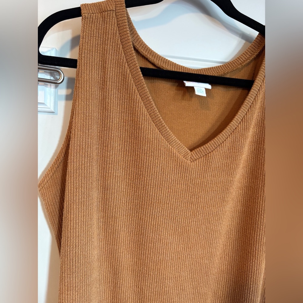 LuLaRoe Farrah Knit Tank Bundle (2) - Picture 5 of 10